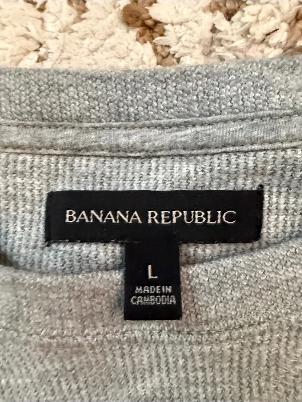 Banana Republic Men's Light Gray Crewneck Long Sleeve Shirt / Size Large (L)
